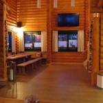Holzhaus-Rundbohlen-Rundbalken-Gewerbeobjekt-Gaststaette-Innen-So7