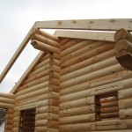 Holzhaus-Rundbohlen-Rundbalken-Wohnhaus-Aufbau-gein8_g