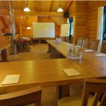 Holzhaus-Rundbohlen-Rundbalken-Gewerbeobjekt-Gaststaette-Innen-So5