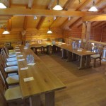 Holzhaus-Rundbohlen-Rundbalken-Gewerbeobjekt-Gaststaette-Innen-So3