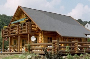 Wohnblockhaus WB 07 Holzhaus-Rundbohlen-Rundbalken-Wohnhaus-WB02